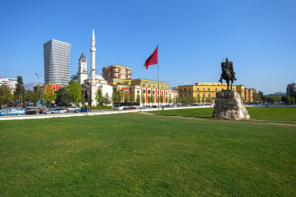 Skanderbeg Statue and Et'hem Bey Mosque