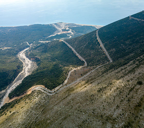 Llogara Pass (Shuterstock / AlDigital On)